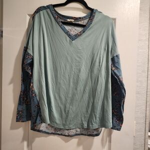 Lovely Melody Teal and Floral Long Sleeve Top Size M Euc
